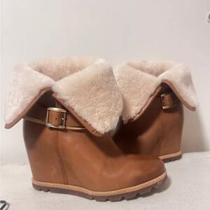 UGG size 7 wedge boots